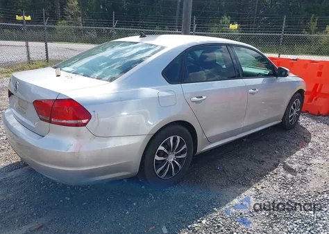 2012 Volkswagen Passat 2.5L S z USA, uszkodzony, nr VIN 1VWAP7A36CC078395